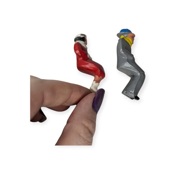 Vintage Winter Scene Metal Seated Figures Man and Woman Set of 2 2.5" Tall - Picture 4 of 6